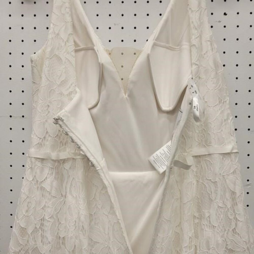 NWT DB Ivory wedding dress, square back allover stretch lace sweetheart size 14 - Picture 10 of 11